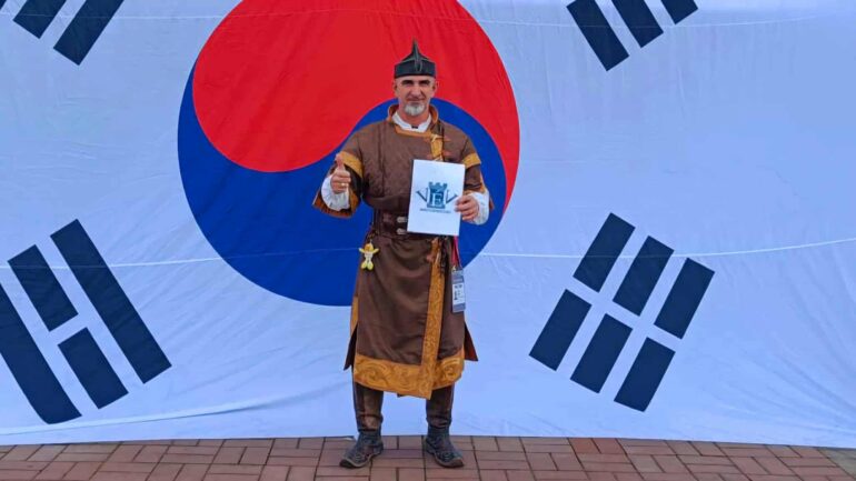 Ladover István Dél-Koreában képviselte városunkat a Történelmi Íjász Világkupán